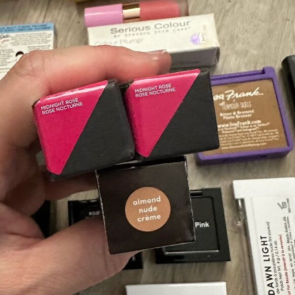 Makeup Bundle - 30 Pieces - Eyeshadows Blushes Lips Nails Brushes Bags - Picture 11 of 12